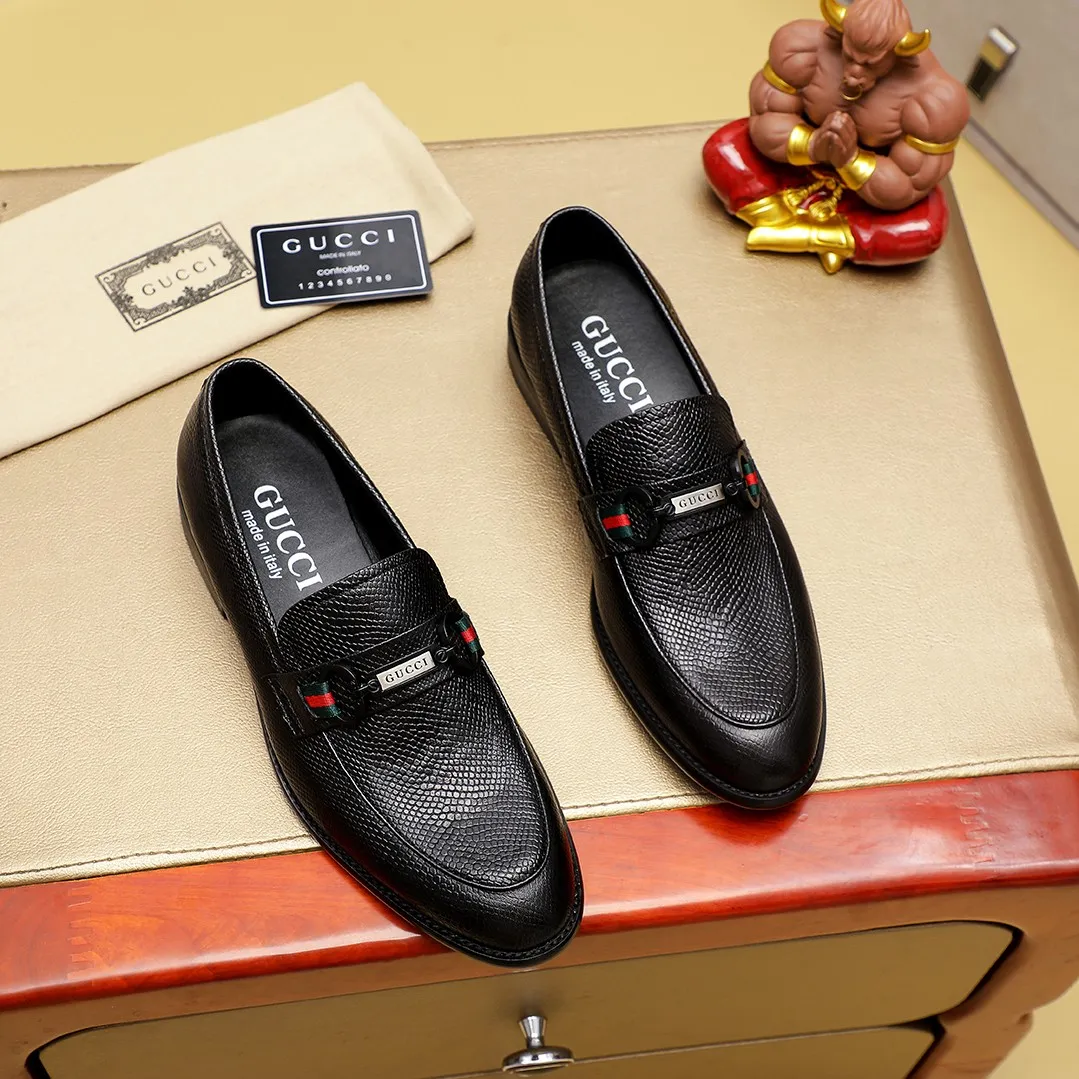 Men's men's shoes 💰400 🆘【GUCCI】Gucci ·🐑里· Hot-selling beanie shoes, top brand luxury, top quality, latest fashion beanie shoes.. The upper is made of original first-layer cowhide. (🐑leather·inner). The original stylish and stylish soft rubber wear-resistant and non-slip outsole is light and comfortable on the foot, available in black! Matching code: 39/45 (38.46. Can be customized)